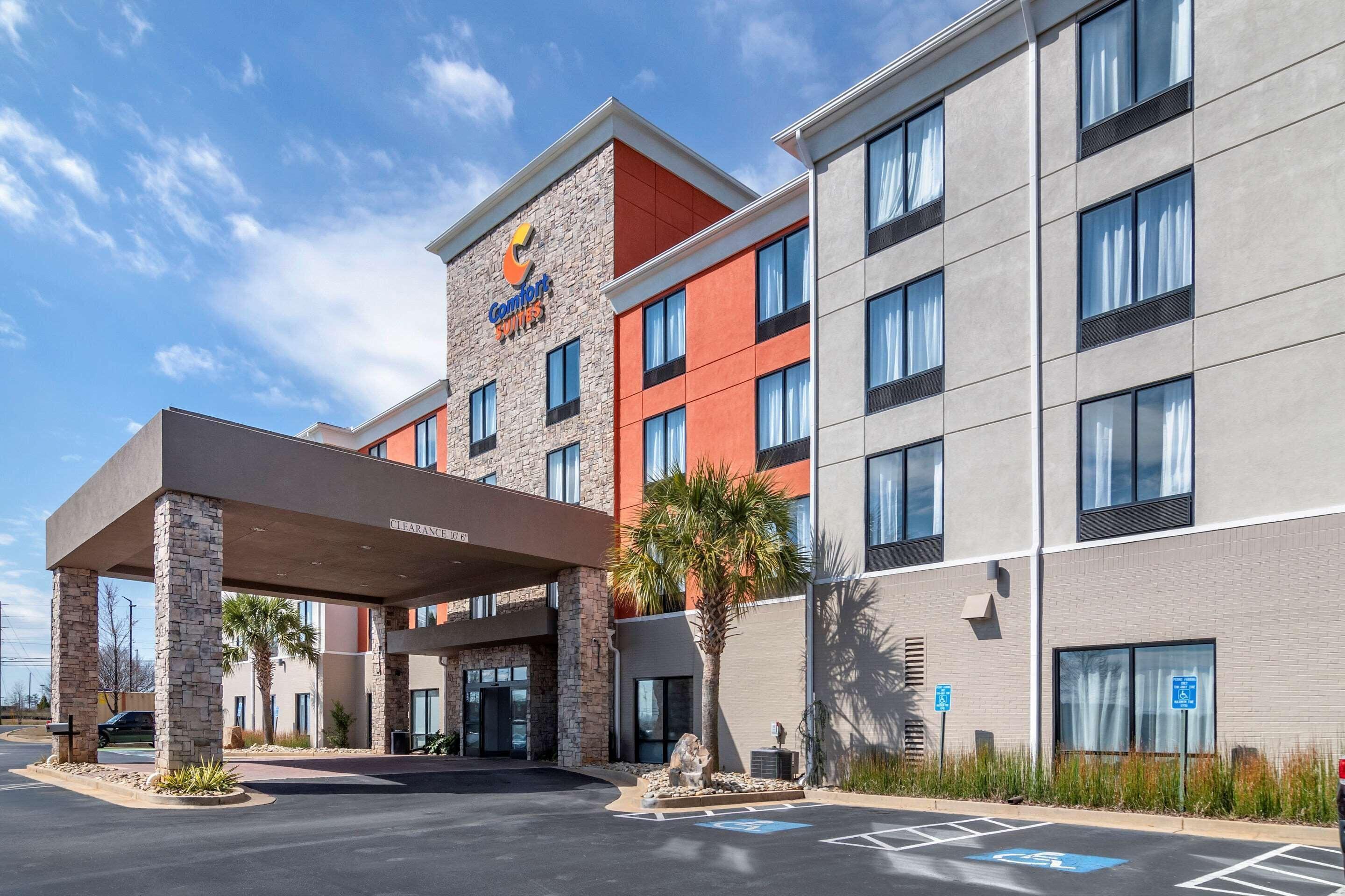 5 Top-Rated Hotels Close to Alexander Park, McDonough