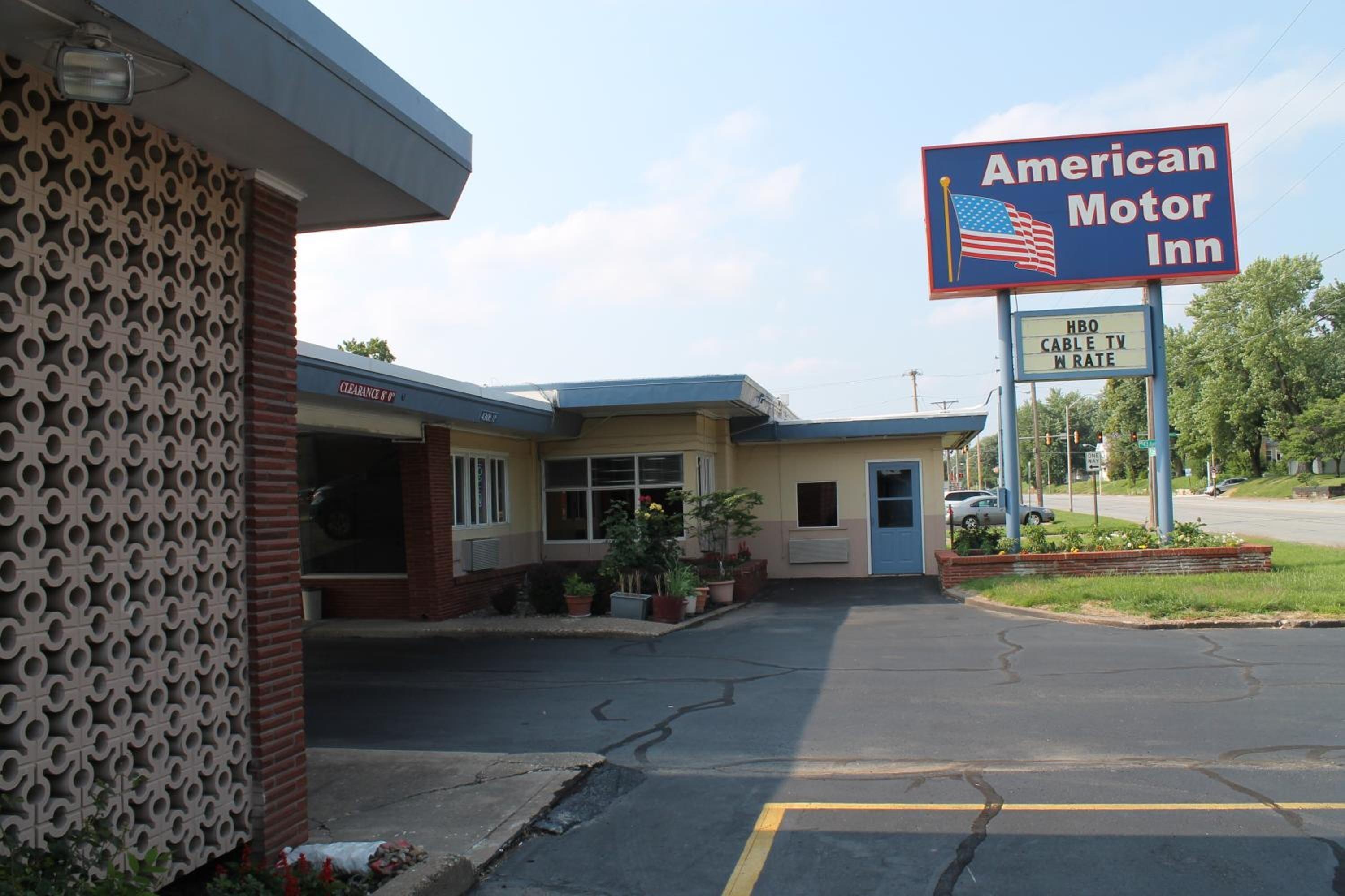 Where to Stay Near Duck Creek Golf Course: 4 Best 2-Star Hotels