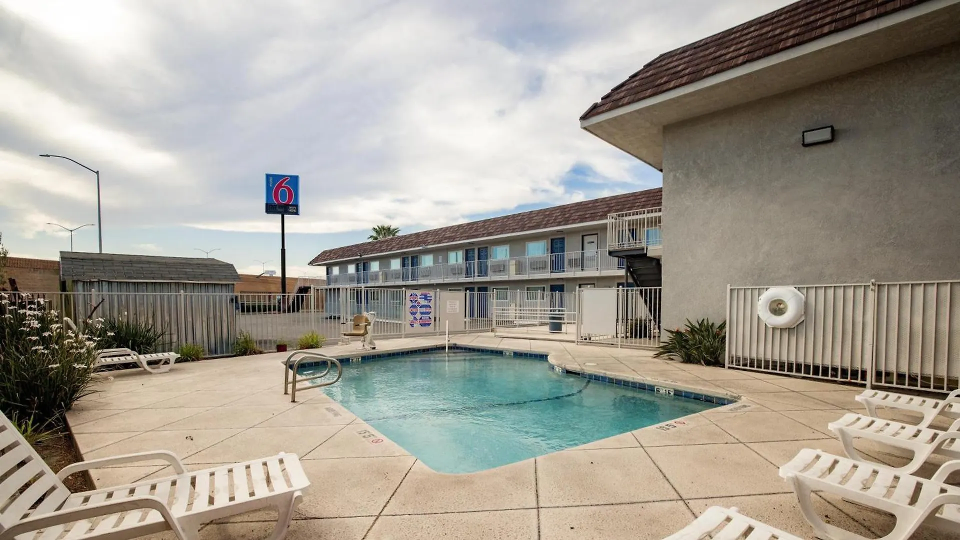 Staying Near Nickel Nickel 5 Cents Games: 9 Airport Hotels Compared