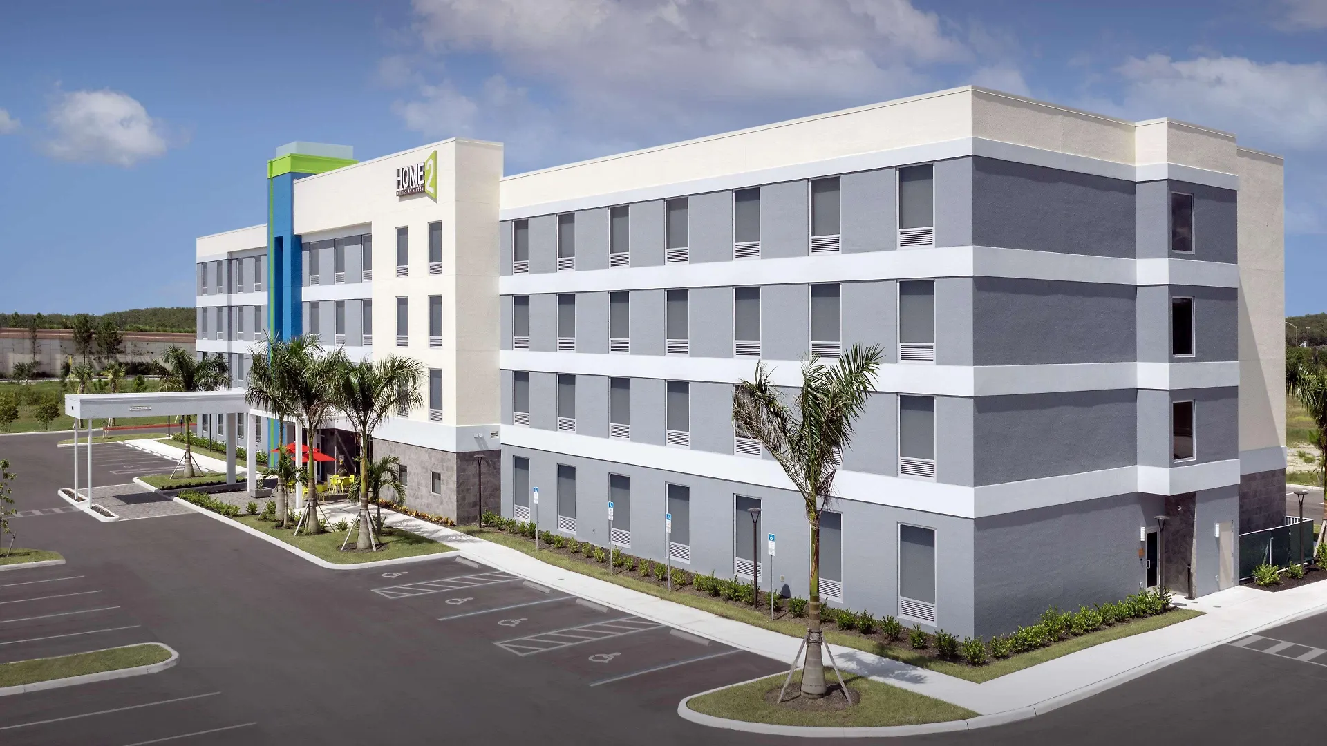 4 Airport Hotels Near JetBlue Park That Stand Out