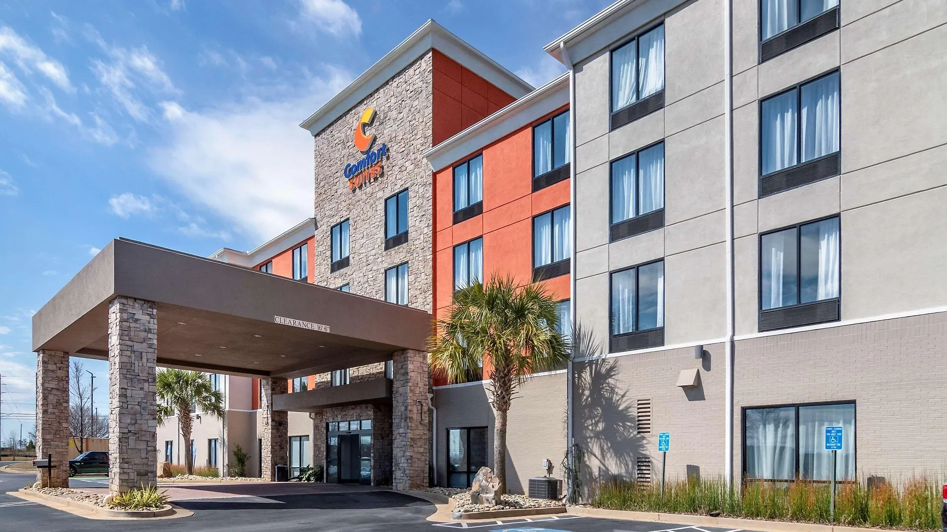 5 Top-Rated Hotels Close to Alexander Park, McDonough