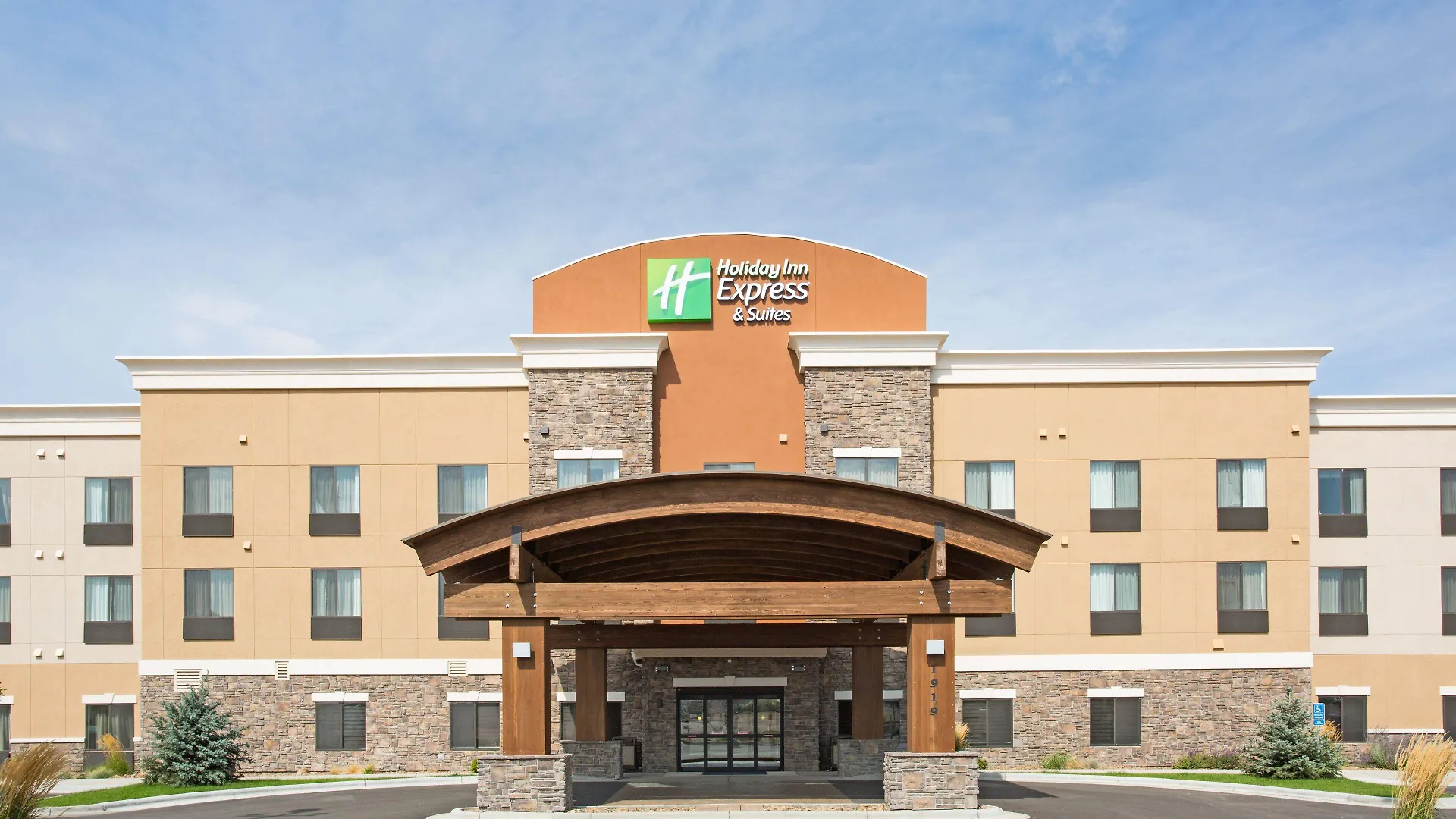 9 Family Hotels in Montana That Make Travel With Kids Easier